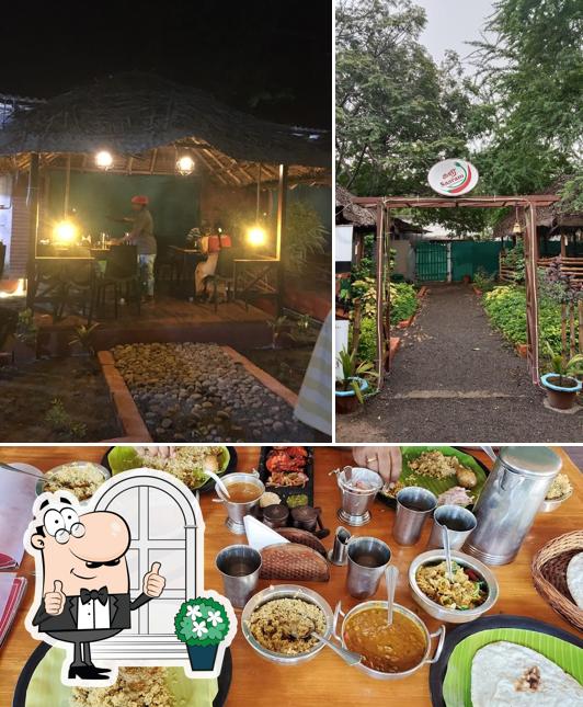 This is the image displaying exterior and food at Kaara saaram Restaurant (கார சாரம் உணவகம்)
