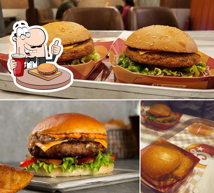 Order a burger at Sandburgs