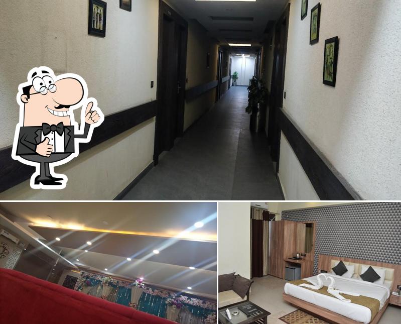 Here's a picture of Hotel Ratan Royal Inn