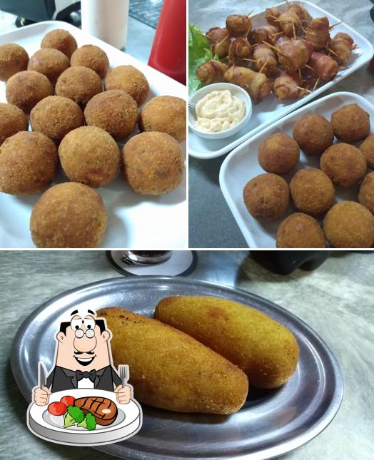 Prove pratos de carne no Restaurante, Lanchonete e pizzaria Maruishi