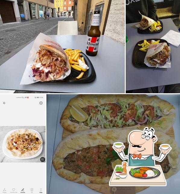 Panino con maiale stirato al Istanbul Kebab