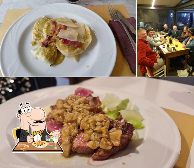 Trattoria/bar La Torre si caratterizza per la cibo e interni