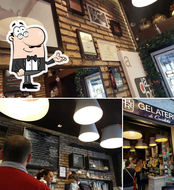 Siediti a un tavolo di Gelateria di Qualita da Re