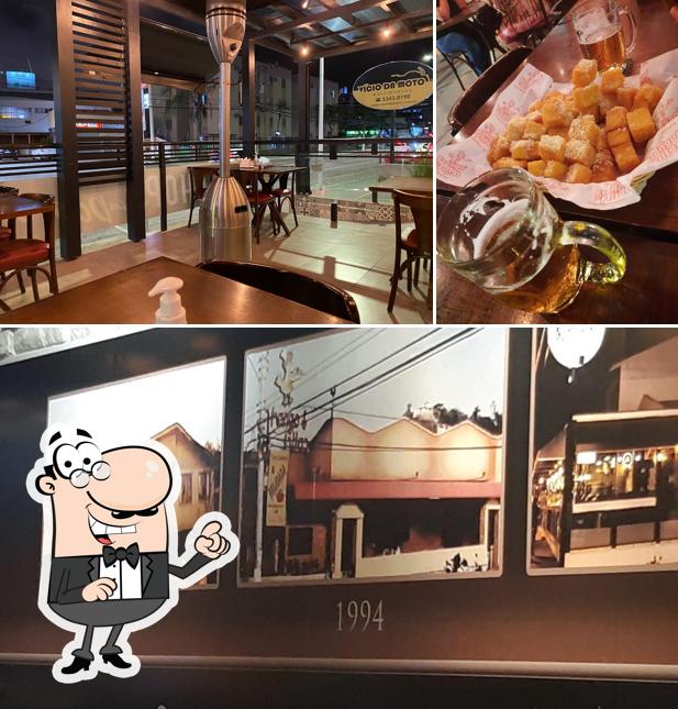 A interior e comida do restaurante