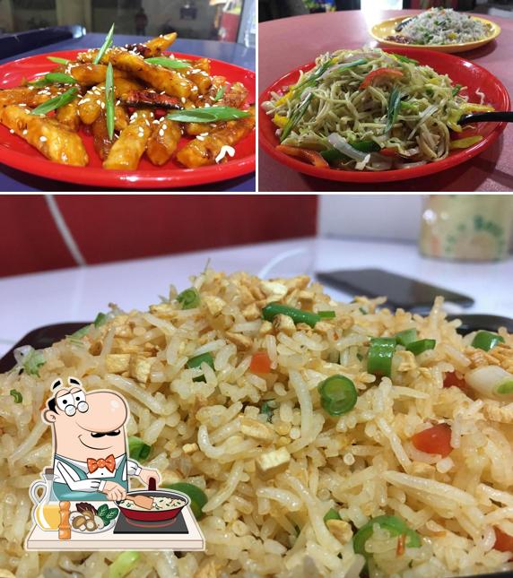 Fried rice at Bawarchi Darbaar