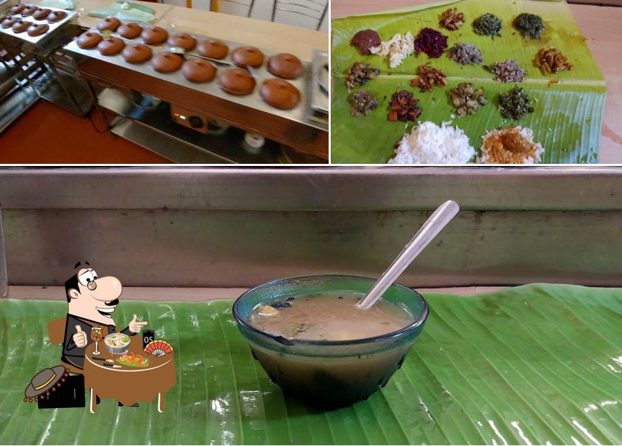 Food at Chellammal Manpaanai Samayal