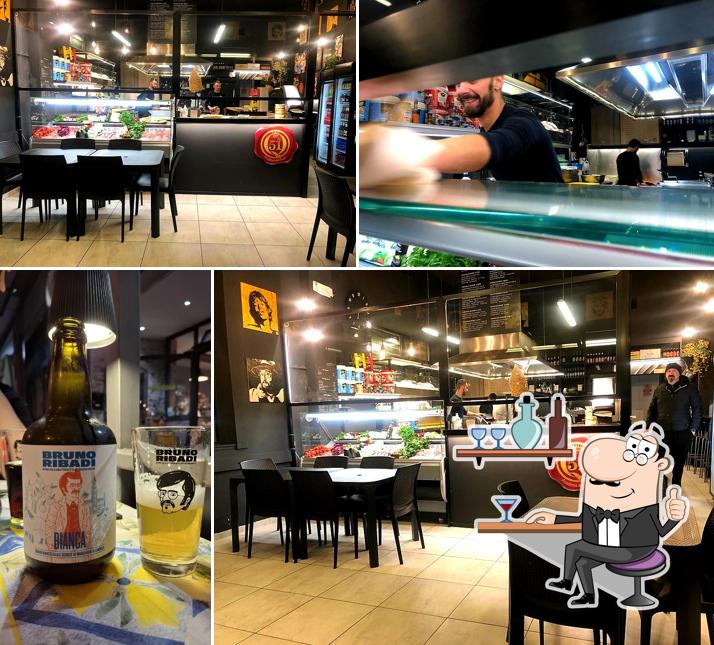 Siediti a un tavolo di Al 51 Accademia Del Panino...panineria...fast food