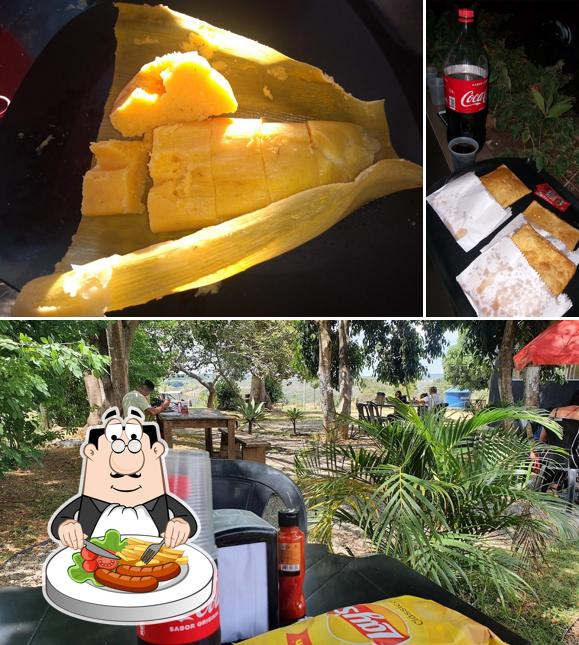 Esta é a imagem apresentando comida e interior no Expresso 060