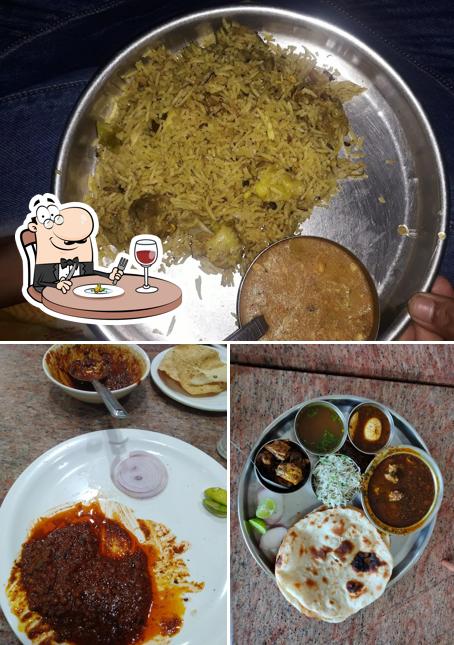 Food at Kolhapuri Tadka family restaurant