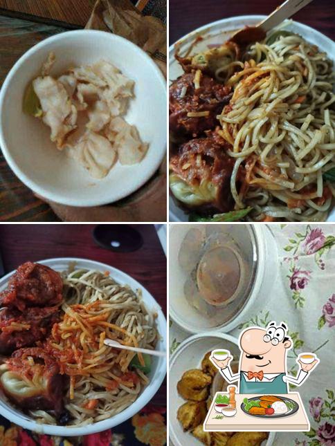 Food at Mast Momos
