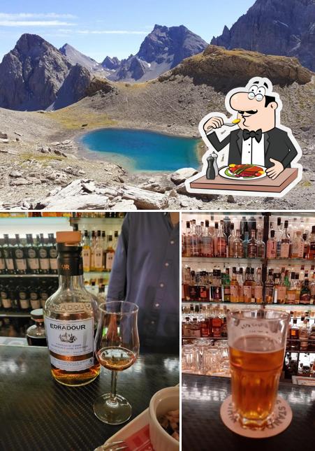 Guarda la immagine che raffigura la cibo e esterno di Whiskies Hors Standards