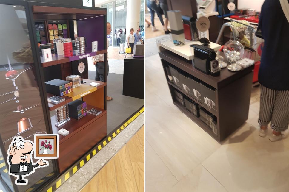 Siediti a un tavolo di Boutique Nespresso