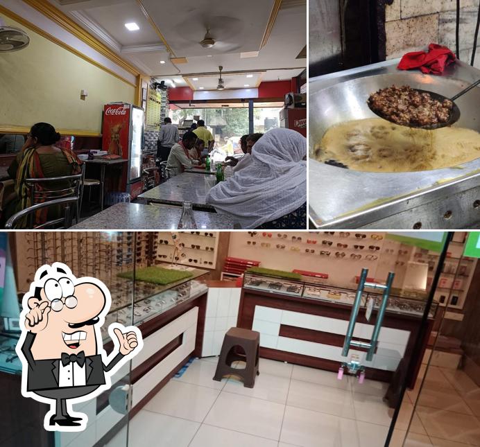 Among various things one can find interior and food at Bera samosa house