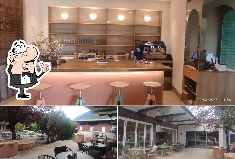 Siediti a un tavolo di Restaurant Bistro Alma9