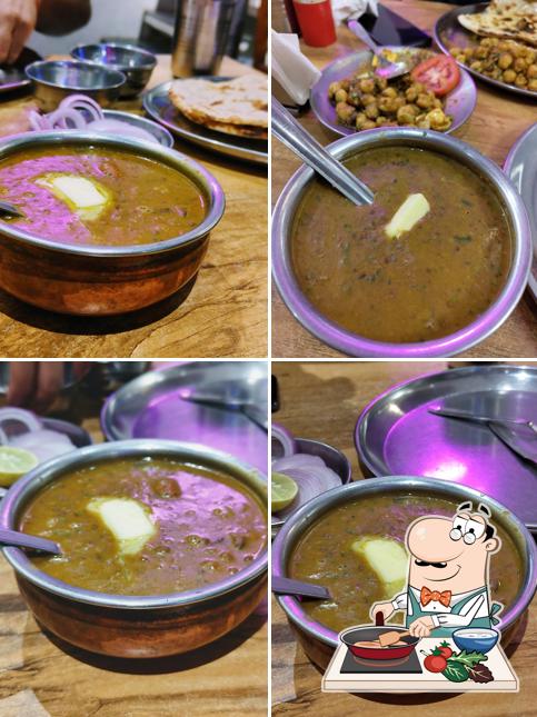 Chicken curry at Pt .Sita Ram Vaishnav Dhaba