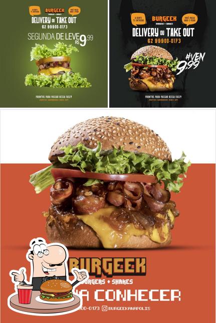 Experimente um dos hambúrgueres servidos no Burgeek Hamburgueria
