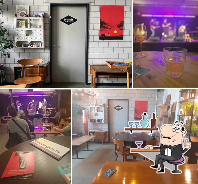 Siediti a un tavolo di Gleis 21 Kulturhaus Dietikon