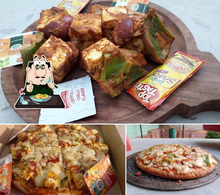 Food at Ravis Tandoori pizza