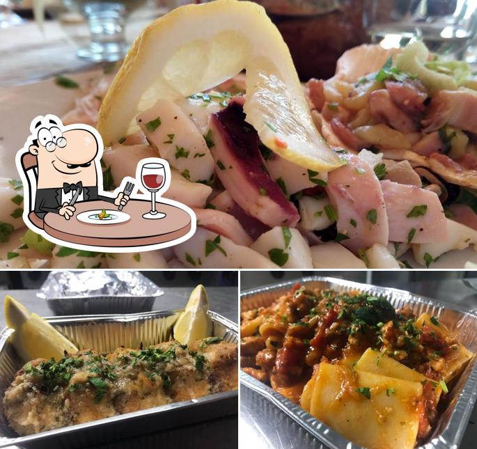 Cibo al Ristorante Pizzeria La Perla Jonica Cibo al Ristorante Pizzeria La Perla Jonica