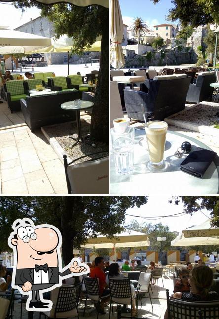 Dai un'occhiata agli interni di Felix Caffe Bar