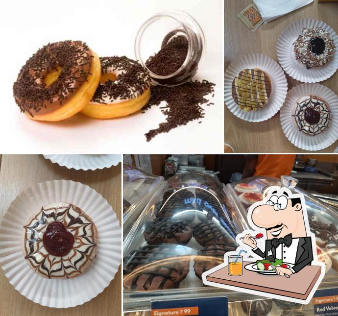 Food at Mad Over Donuts