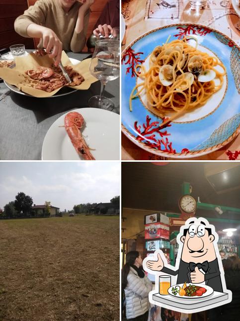 Guarda la immagine che mostra la cibo e esterno di Massaro M