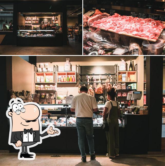 Tra le varie cose da Winearchy si possono trovare la interni e cibo