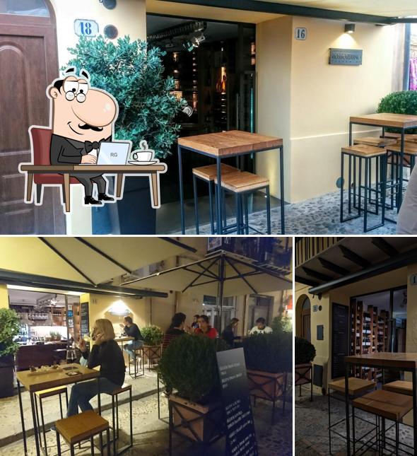 Siediti a un tavolo di Enoteca Rossorubino di Valenziano Alessandro