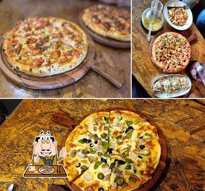 Order pizza at Sanstown Restocafe