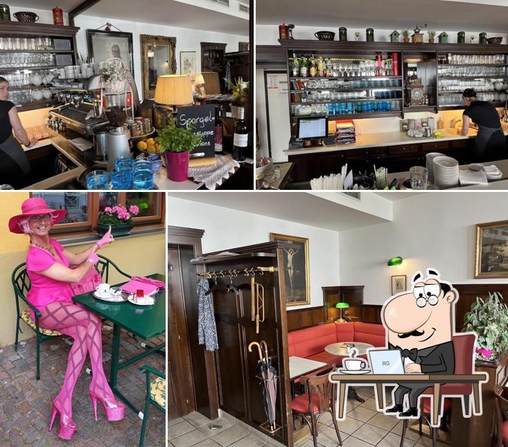Installez-vous à l'une des tables de Café Kanzlei