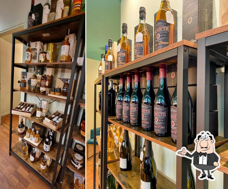 Siediti a un tavolo di Rotta Vino Enoteca