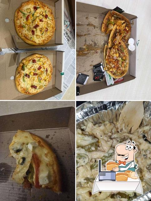 Garlic bread at La Pino'z Pizza Ghatkoper West