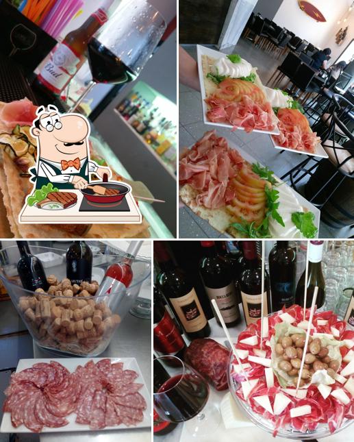 Prenditi i un pasto a base di carne a Lolamundo Cocktailbar