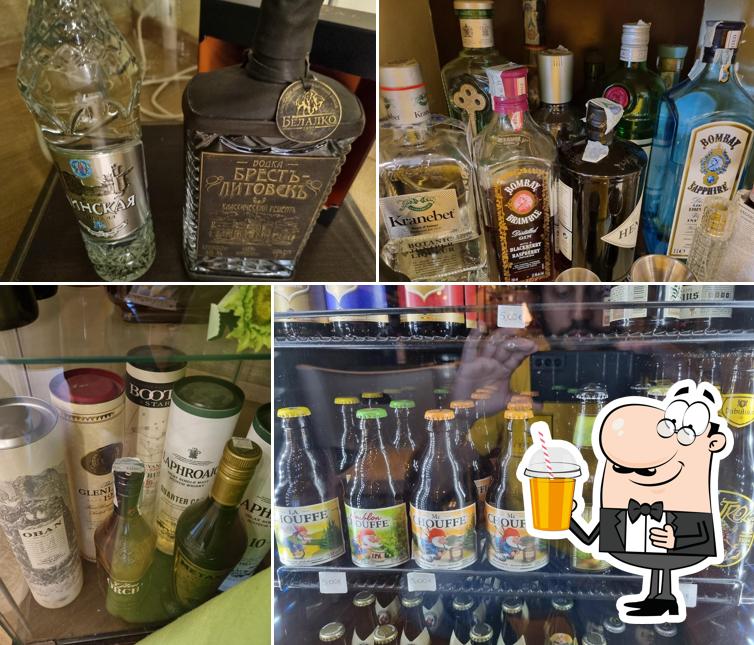Profitez d'une boisson à OLD TIMES food&drinks