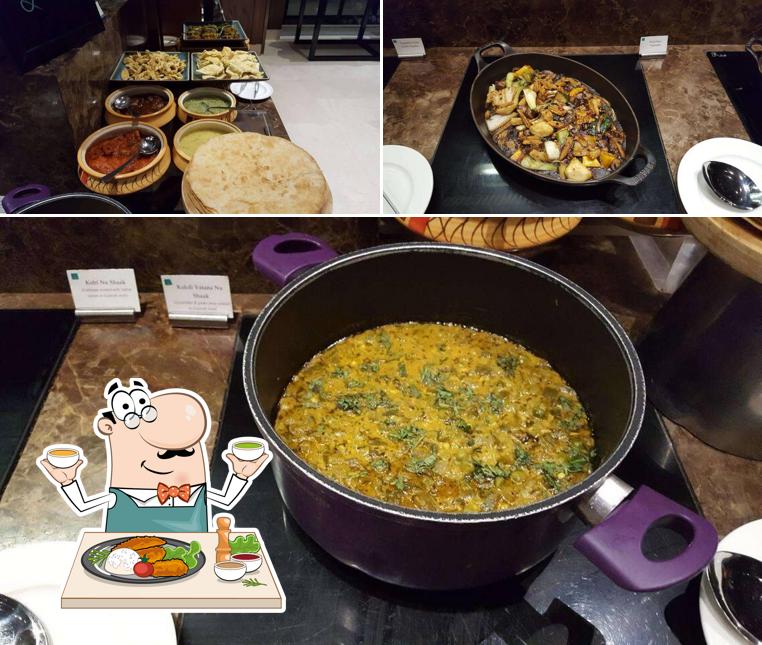 Food at Collage-All day dining