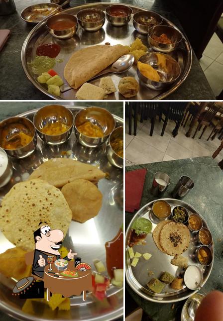 Meals at Dhanvantari Gujarati Thali
