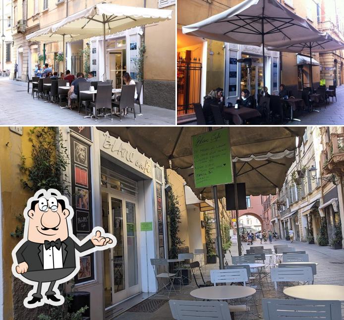 Siediti a un tavolo di Blanc Cafè