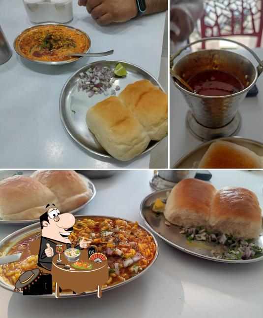 Food at Jai Malhar Misal House Matki Bhel
