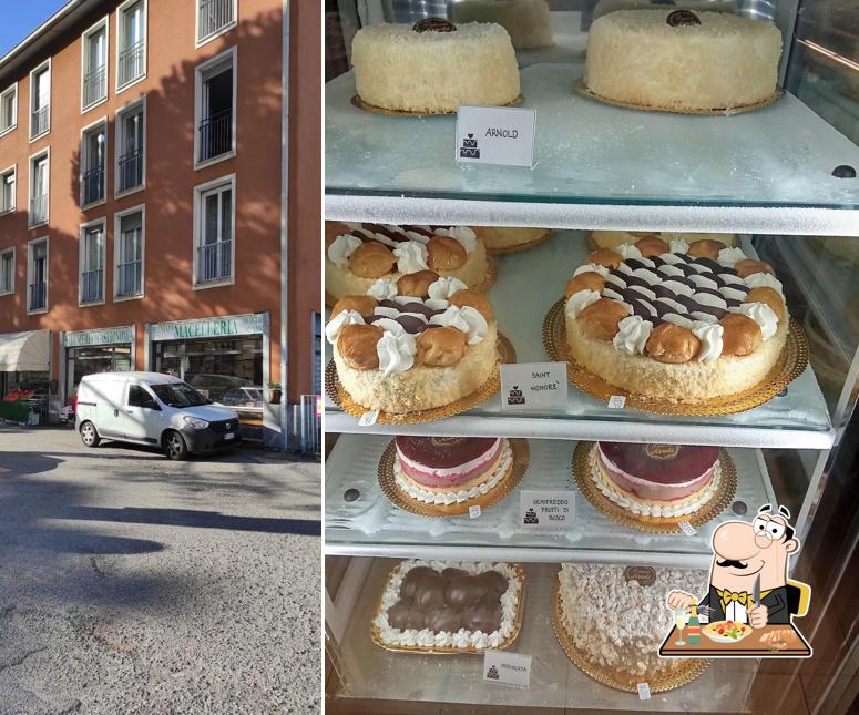 Platti al Pasticceria Arnold