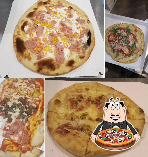 Ordina tra le svariate varianti di pizza