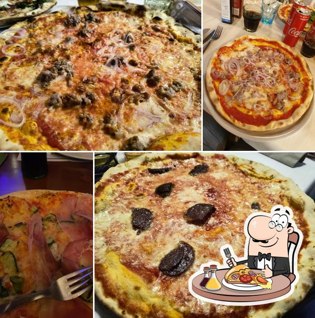 A Pizzeria La Pace Scacchi, puoi goderti una bella pizza