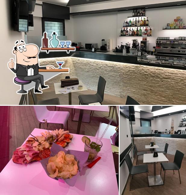 Gli interni di V-cafè