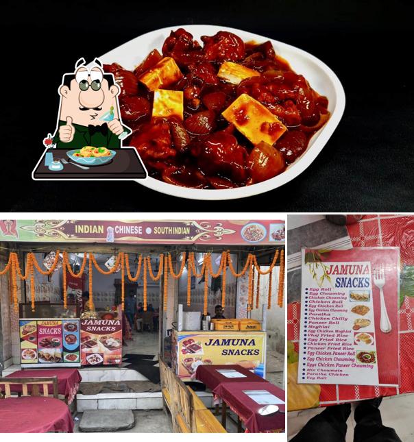 Food at Jamuna Snacks