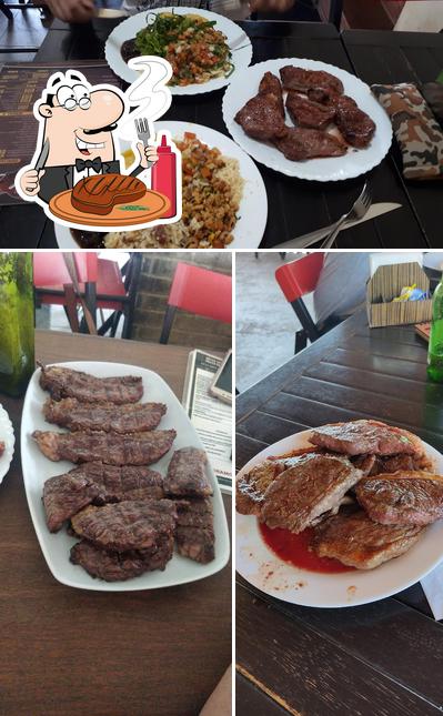 Prove refeições de carne no Churrasco do Nil