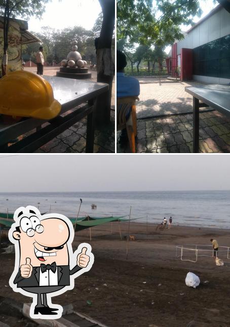 Here's a photo of 24 Hours Cafe