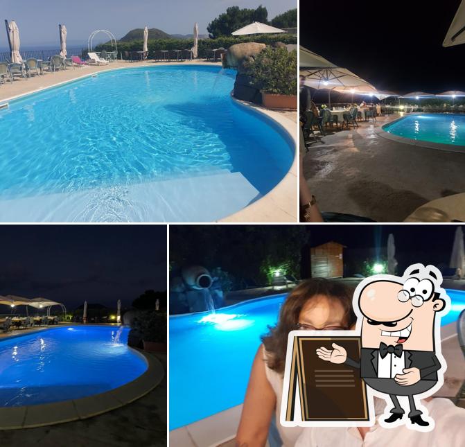 Guarda gli esterni di Ristorante Pizzeria I Tre Delfini