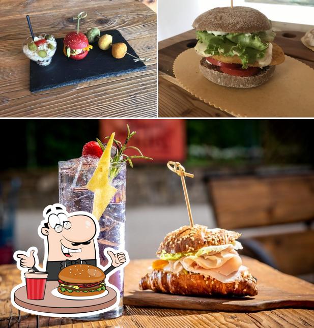 Ordina un hamburger a Bar da Elda