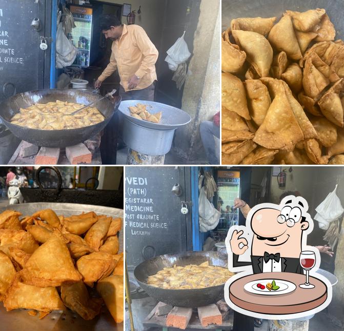 Food at Jain samosa