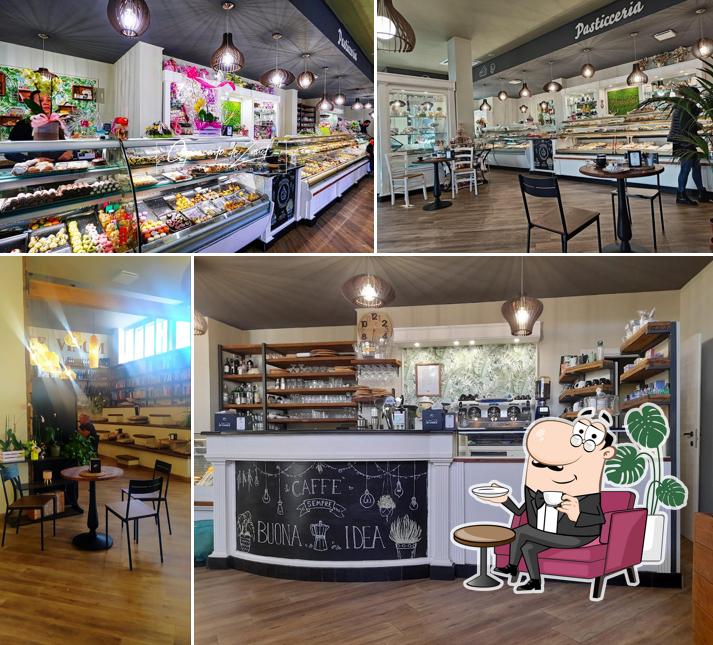 Siediti a un tavolo di Casantini Garden Cafè