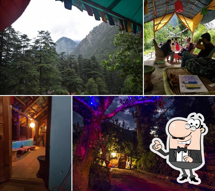 Enjoy the view at the outside area of Memoir Homestay